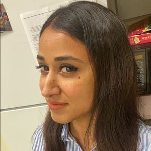 Meet your Posher, Umaykalsoom